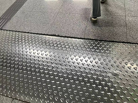 Stainless steel pattern plate application