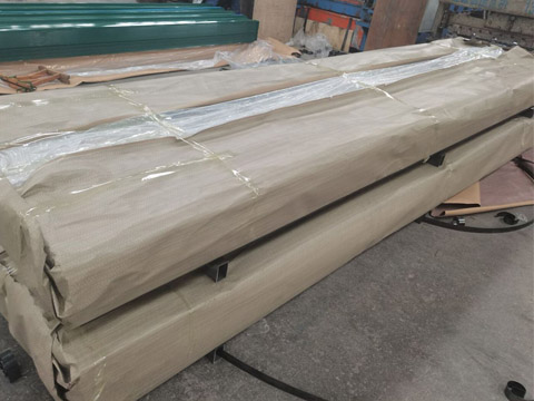 Corrugated roof board inner packaging