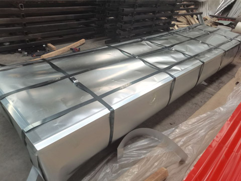 Corrugated roof board outer packaging