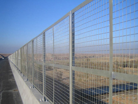 Highway guardrail net