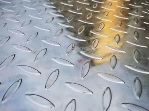 Galvanized checkered plate