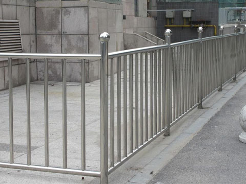 Stainless steel pipe guardrail