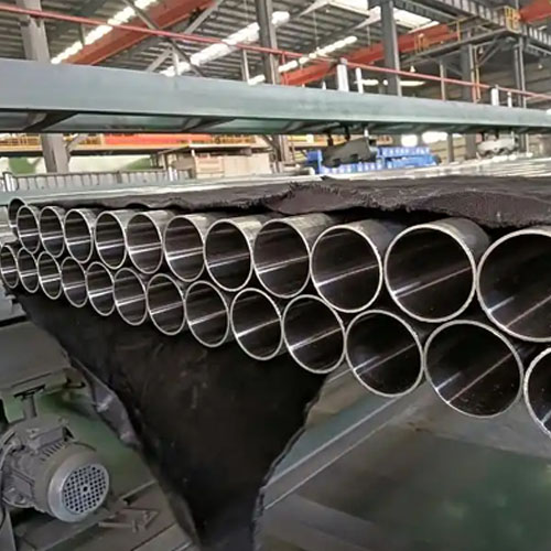 Stainless steel pipe production workshop