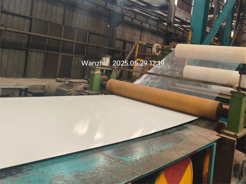 Color-coated steel coils are being laminated