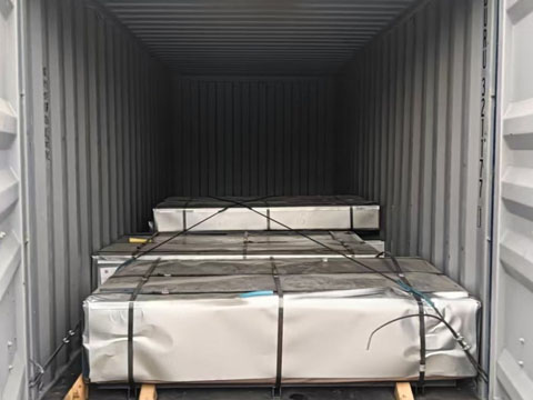 Shees outer packaging and loading