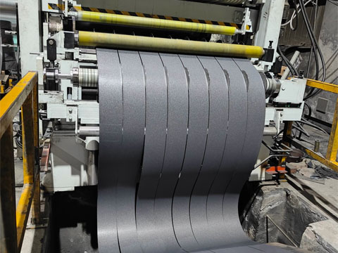 Ral 7024 color-coated steel strip is in production.