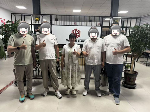 Russian customers visit our factory