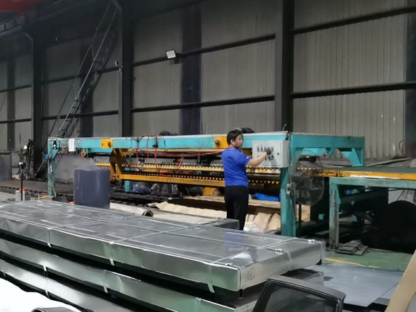 Sheet metal cutting production line