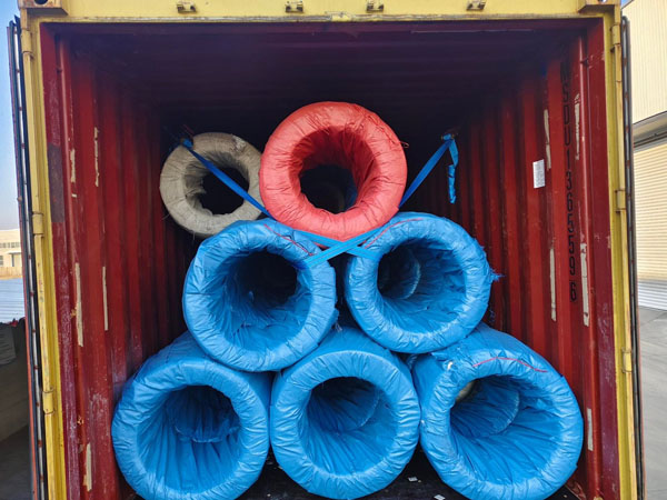 The produced galvanized wire is loaded into containers